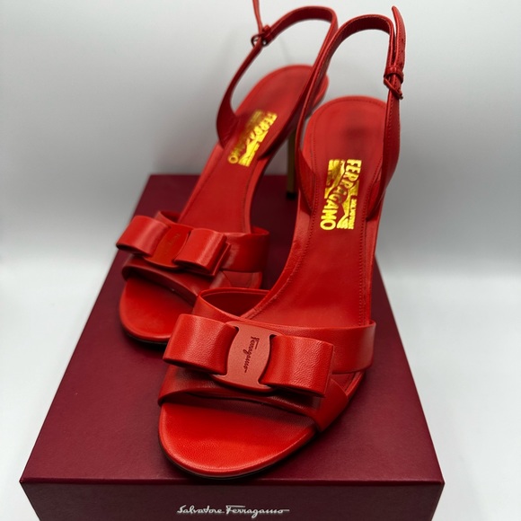 SALVATORE Ferragamo Lida Sandal Heels Size 8 - Picture 1 of 6